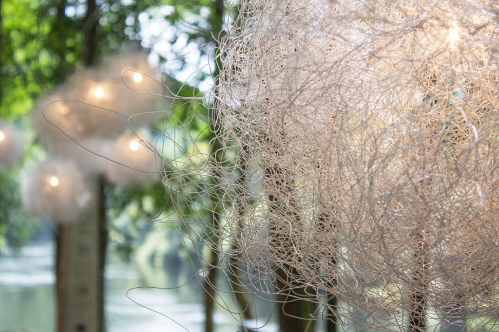 arturo-alvarez_pili-installation_san-xoan-areal-de-berres-detail-1100x733